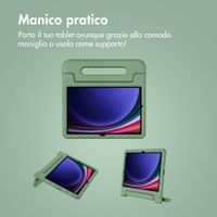 imoshion Cover Posteriore Kidsproof con Maniglia Samsung Galaxy Tab S11 / S9 11.0 pollici / S10 Lite / S10 FE / S9 FE 10.9 pollici - Olive Green