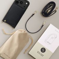 Selencia Cover per telefono Nova con cordino e portacarte Apple iPhone 18 Pro Max / 17 Pro Max - Nero