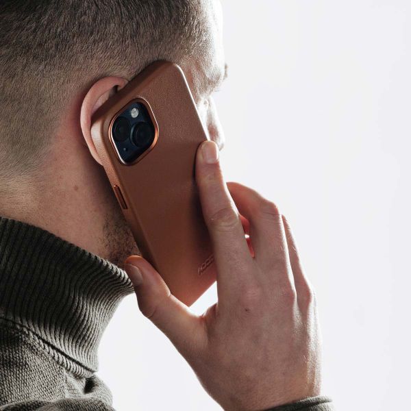 Accezz Cover in Pelle con MagSafe Apple iPhone 12 (Pro) - Sienna Brown