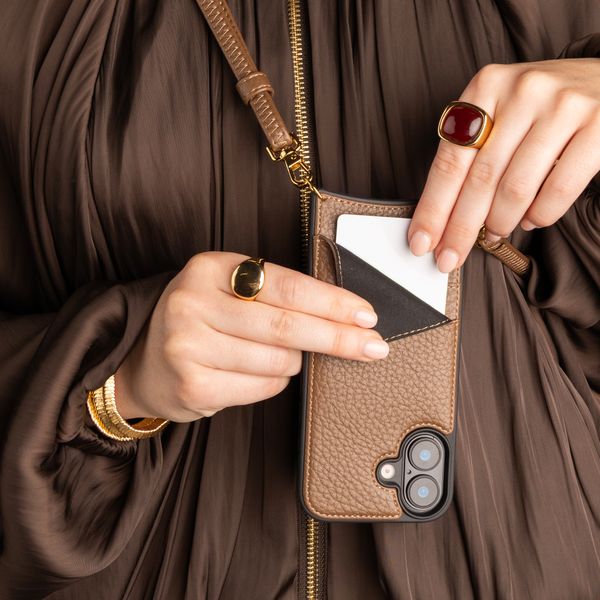 Selencia Cover per telefono Nova con cordino e portacarte Apple iPhone 15 - Mocha Brown