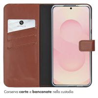 Selencia Cover a libro in vera pelle Samsung Galaxy S25 Edge - Marrone chiaro