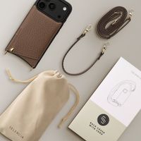 Selencia Cover per telefono Nova con cordino e portacarte Apple iPhone 18 Pro Max / 17 Pro Max - Mocha Brown