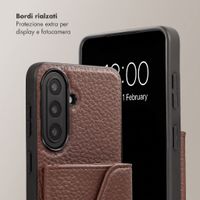 Selencia Cover per telefono Sera con cordino e portacarte a busta Samsung Galaxy A57 (5G) - Chocolate Brown