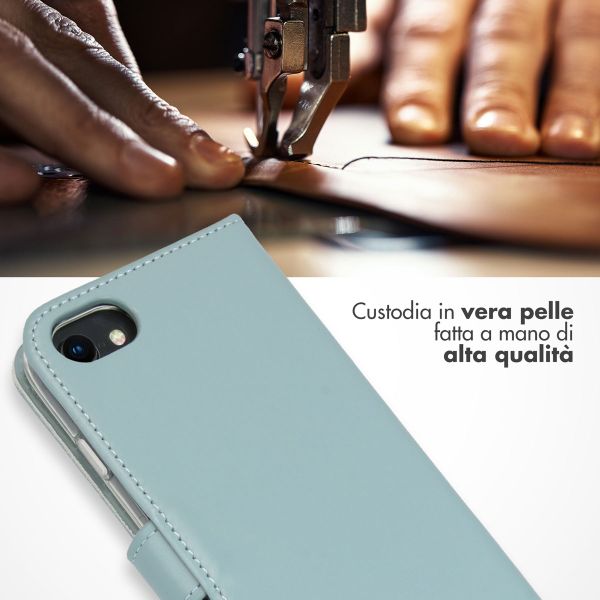 Selencia Cover a libro in vera pelle Apple iPhone SE (2022 / 2020) / 8 / 7 / 6(s) - Air Blue
