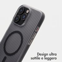 Accezz Cover Lite con MagSafe | Fluted | Apple iPhone 16 Pro - Grigio