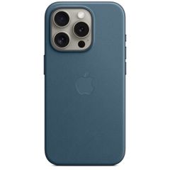 Apple Cover Posteriore FineWoven con MagSafe Apple iPhone 15 Pro - Pacific Blue