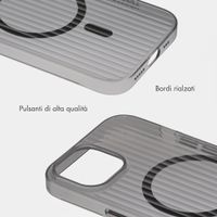 Accezz Cover Lite con MagSafe | Fluted | Apple iPhone 15 - Nero
