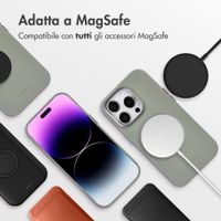 Accezz Cover in Pelle con MagSafe Apple iPhone 14 Pro - Light Grey