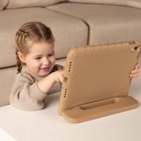 imoshion Cover Posteriore Kidsproof con Maniglia Apple iPad 9 (2021) 10.2 pollici / iPad 8 (2020) 10.2 pollici / iPad 7 (2019) 10.2 pollici - Beige