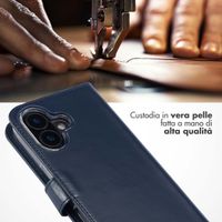 Selencia Cover a libro in vera pelle Apple iPhone 16 Plus - Blu