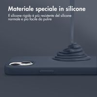 Accezz Cover in silicone liquido con MagSafe Apple iPhone 15 Pro Max - Blu scuro