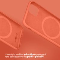 Accezz Cover in silicone liquido con MagSafe Apple iPhone 14 Pro Max - Nectarine