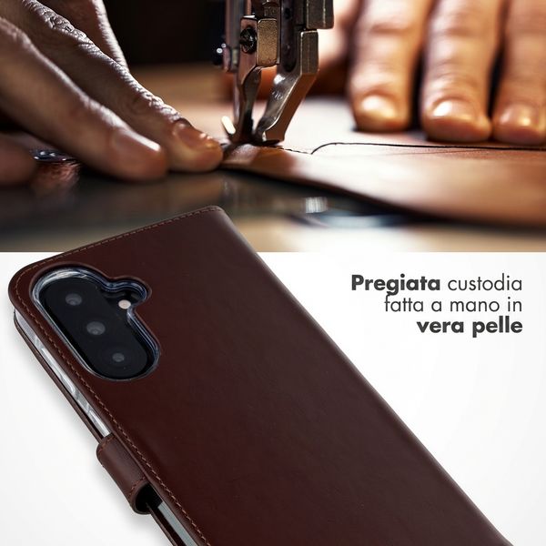 Selencia Cover a libro in vera pelle Samsung Galaxy A37 (5G) - Marrone scuro