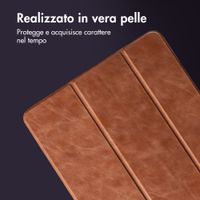 Accezz Cover a libro trifold in pelle Apple iPad 11 (2025) 11 pollici A16 / iPad 10 (2022) 10.9 pollici - Cognac