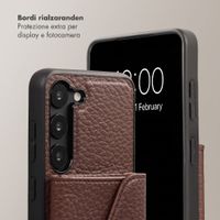 Selencia Cover per telefono Sera con cordino e portacarte a busta Samsung Galaxy S23 - Chocolate Brown