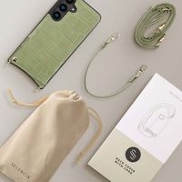 Selencia Cover per telefono Nova Croco con cordino e portacarte Samsung Galaxy S24 - Sage Green