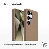 Accezz Cover in silicone liquido con MagSafe Samsung Galaxy S25 Ultra - Marrone chiaro