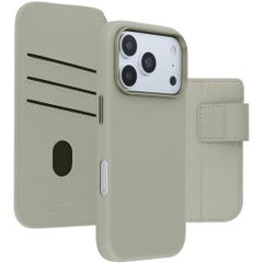 Accezz Cover in pelle 2 in 1 con MagSafe Apple iPhone 18 Pro / 17 Pro - Light Grey