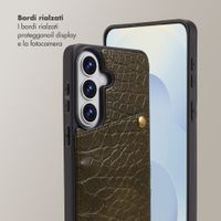 Selencia Cover per telefono Nova Croco con cordino e portacarte Samsung Galaxy S26 - Dark Olive