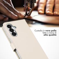 Selencia Cover a libro in vera pelle Samsung Galaxy A36 / A56 - Greige