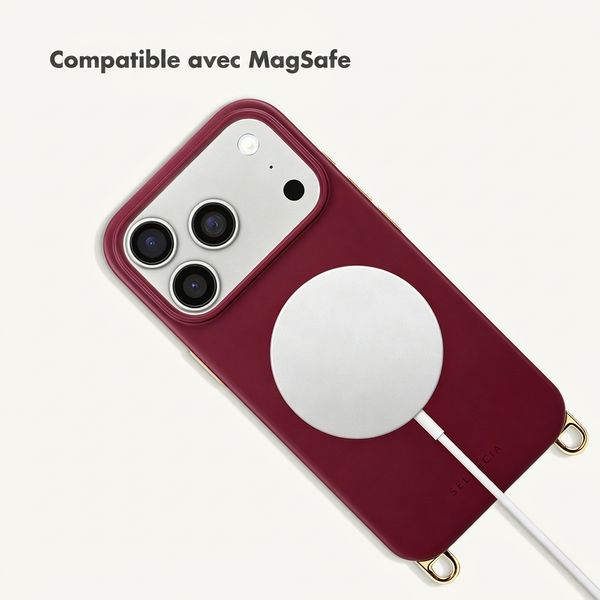 Selencia Rivièra MagSafe Backcover met afneembare haakjes Apple iPhone 17 Pro Max - Bold Burgundy
