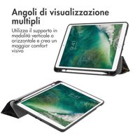 imoshion Cover Trifold Design Apple iPad 6 (2018) 9.7 pollici / iPad 5 (2017) 9.7 pollici / Air 2 (2014)/Air 1 (2013) - Black Marble