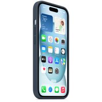 Apple Cover Posteriore in Silicone con MagSafe Apple iPhone 15 - Storm Blue