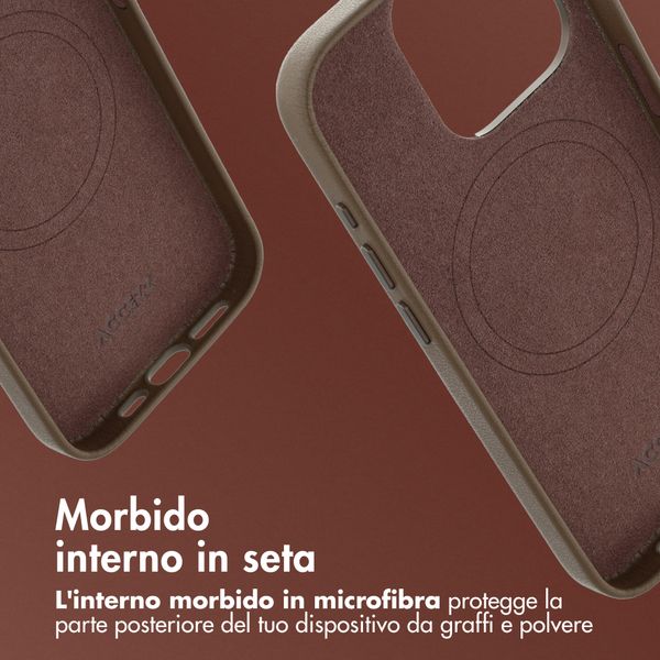 Accezz Cover in Pelle con MagSafe Apple iPhone 15 Pro - Marrone caffè
