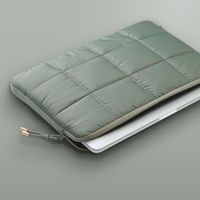 Selencia Cover Puffy per laptop 13-14 pollici - Laptopsleeve - Sage Green