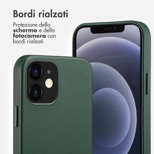 Accezz Cover in Pelle con MagSafe Apple iPhone 12 (Pro) - Cedar Green