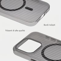 Accezz Cover Lite con MagSafe | Fluted | Apple iPhone 15 Pro - Nero