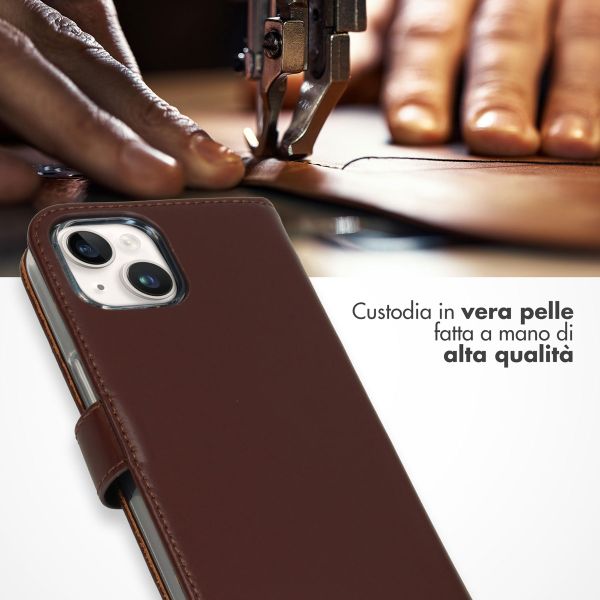 Selencia Cover a libro in vera pelle Apple iPhone 15 - Marrone
