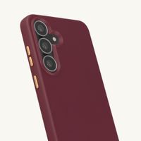 Selencia Cover posteriore Rivièra con MagSafe con ganci rimovibili Samsung Galaxy S25 FE - Bold Burgundy