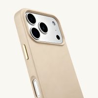Selencia Rivièra MagSafe Backcover met afneembare haakjes Apple iPhone 17 Pro Max - Milky Latte