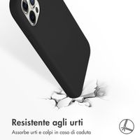 Accezz Cover in silicone liquido con MagSafe Apple iPhone 12 (Pro) - Nero