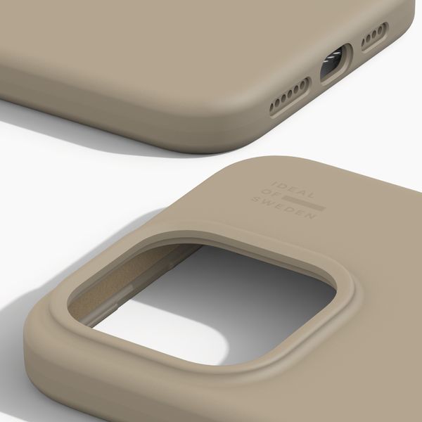 iDeal of Sweden Cover in silicone con MagSafe Apple iPhone 15 Pro Max - Beige