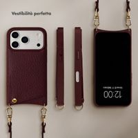 Selencia Cover per telefono Nova con cordino e portacarte Apple iPhone 17 Pro - Bold Burgundy