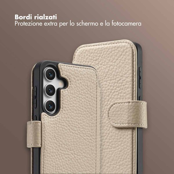 Selencia Cover Riva con MagSafe e cordino Samsung Galaxy S25 / S24 - Beige