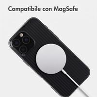 Accezz Cover Lite con MagSafe | Fluted | Apple iPhone 16 Pro - Nero