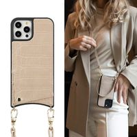 Selencia Cover per telefono Nova Croco con cordino e portacarte Apple iPhone 12 (Pro) - Beige
