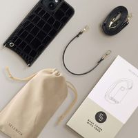 Selencia Cover per telefono Nova Croco con cordino e portacarte Apple iPhone 14 / 13 - Nero
