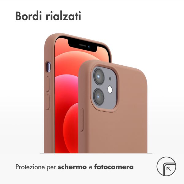 Accezz Cover in silicone liquido con MagSafe Apple iPhone 12 (Pro) - Marrone chiaro