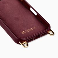 Selencia Cover posteriore Rivièra con MagSafe con ganci rimovibili Apple iPhone 17 Pro - Bold Burgundy