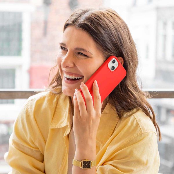 Accezz Cover in silicone liquido con MagSafe Apple iPhone 15 Plus - Rosso