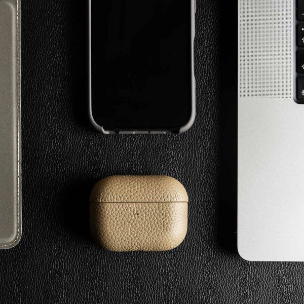 Accezz Cover in vera pelle  Apple Airpods 4 - Taupe