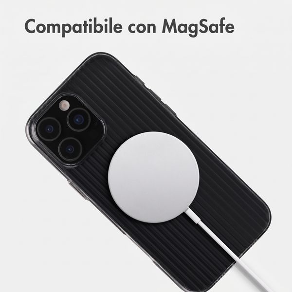 Accezz Cover Lite con MagSafe | Fluted | Apple iPhone 16 Pro - Nero