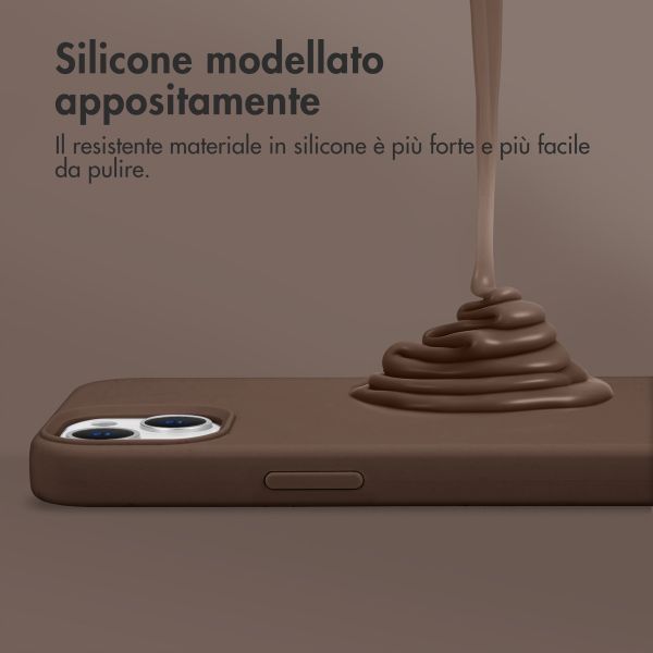 Accezz Cover in silicone liquido con MagSafe Apple iPhone 16 Plus - New Tea Brown