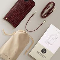 Selencia Cover per telefono Nova Croco con cordino e portacarte Apple iPhone 17e / 16e - Choco Brown