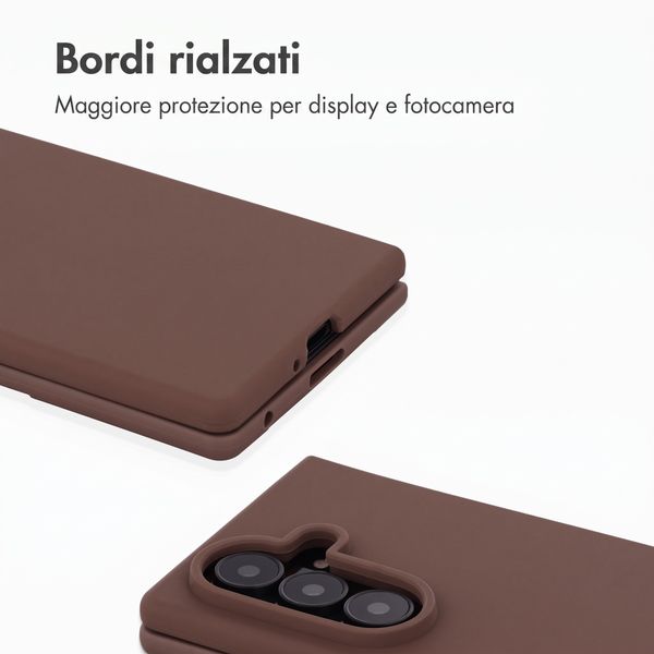 Accezz Cover in silicone liquido con MagSafe Samsung Galaxy Z Fold 8 Ultra - New Tea Brown