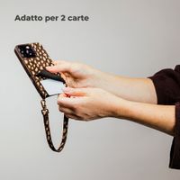 Selencia Nova cover posteriore in vera pelle con portacarte Apple iPhone 15 - Fawn Chic